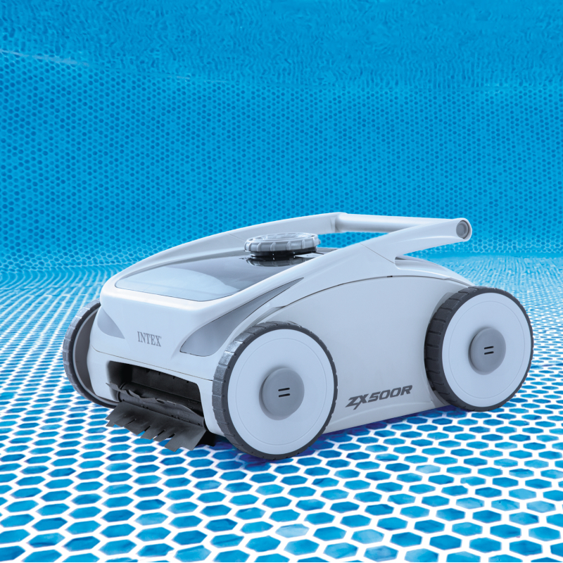 robot intex dans une piscine